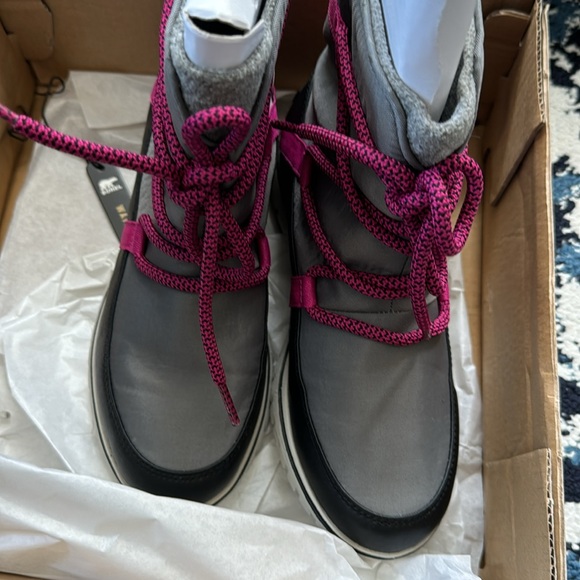 Sorel Cozy Explorer Boots - Picture 3 of 4